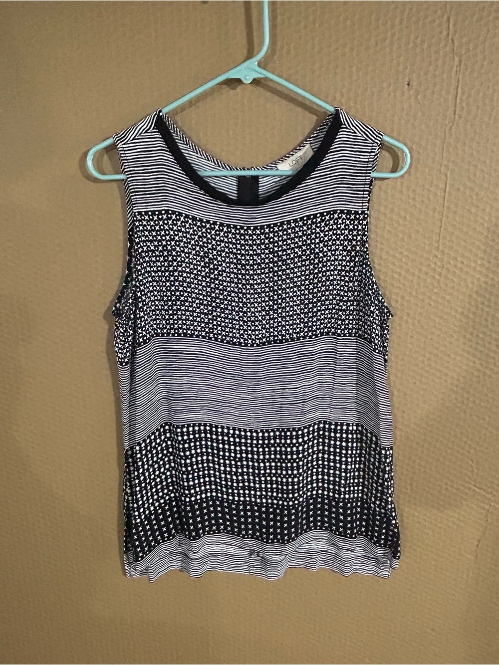LOFT Black & White Patterned Sleeveless Tank Top